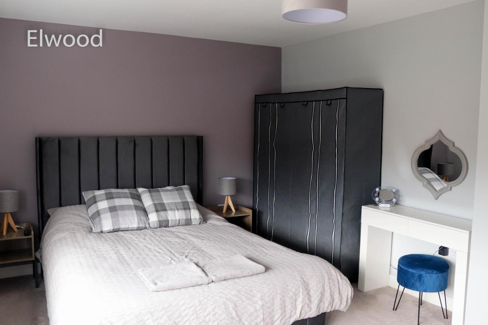 Elwood - Spacious Contemporary From In With Parking Holiday home Harrogate