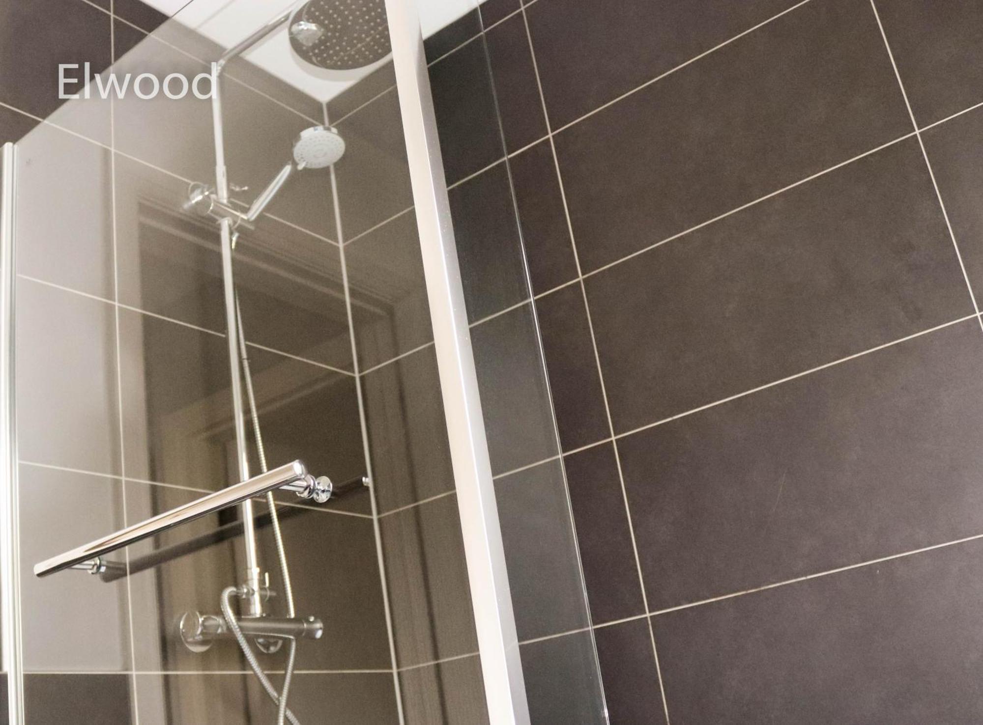 Elwood - Spacious Contemporary From In With Parking * Harrogate