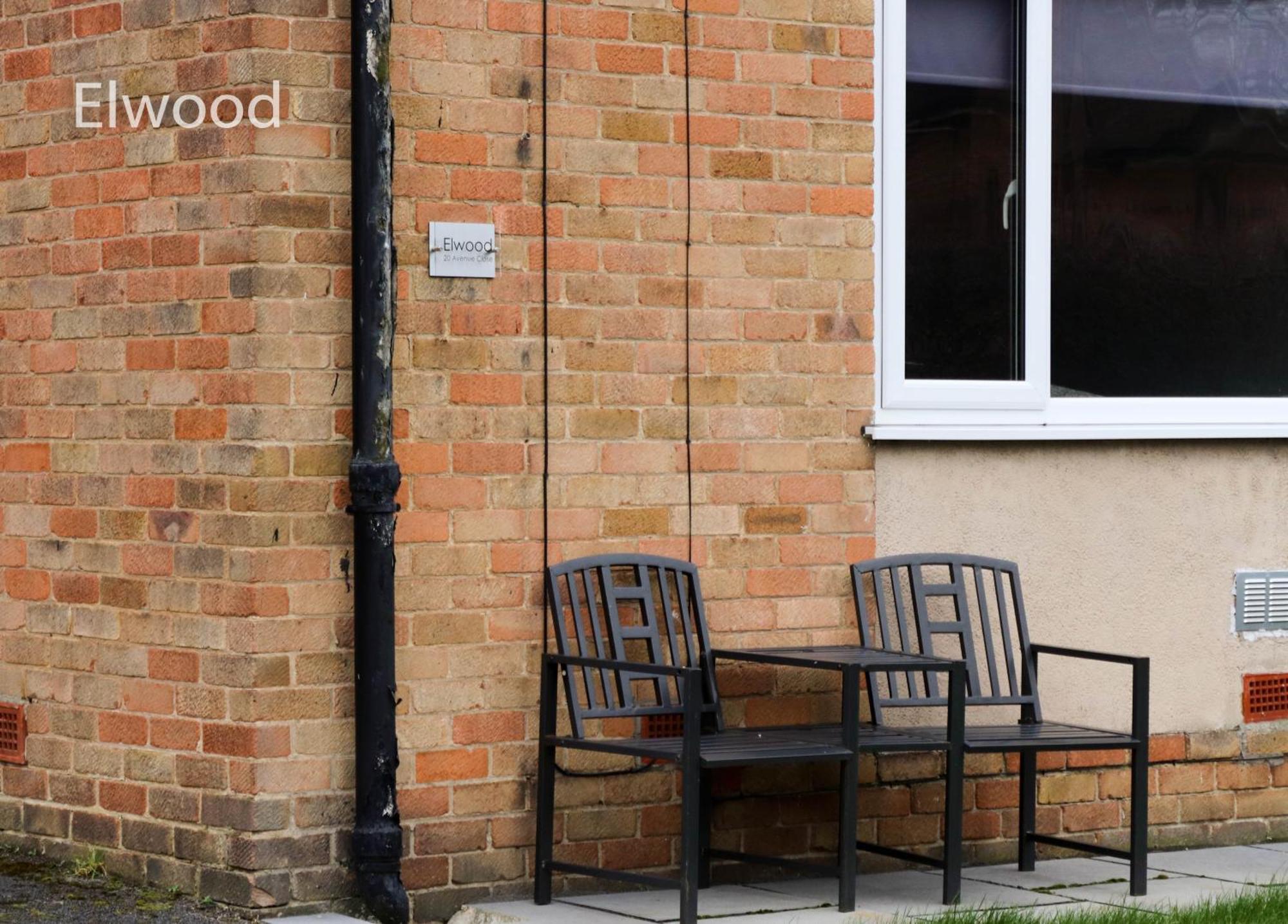 Elwood - Spacious Contemporary From In With Parking Holiday home *