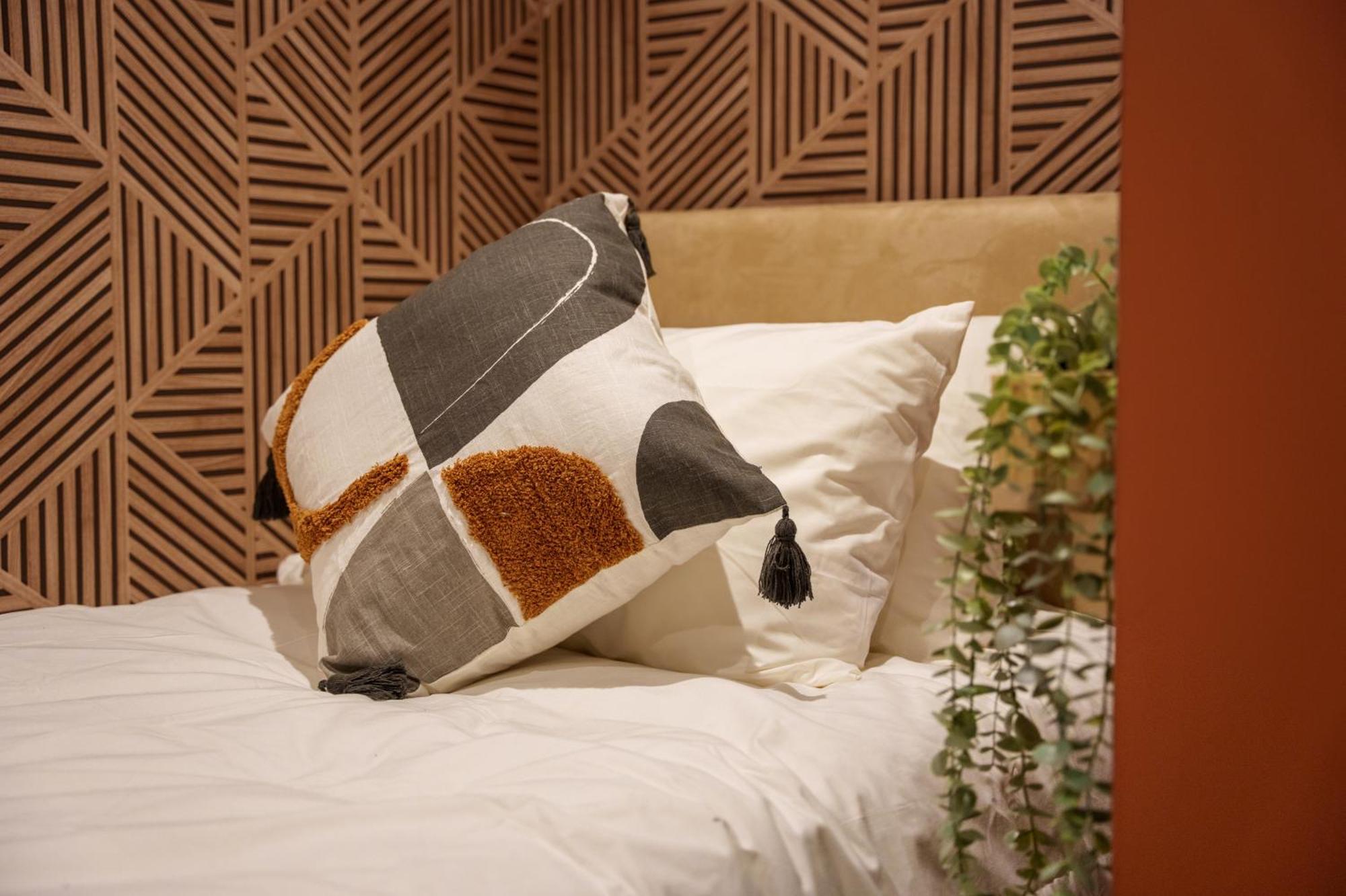 Hideaway - 2 Bed Near Station And Conference Centre Apartment
