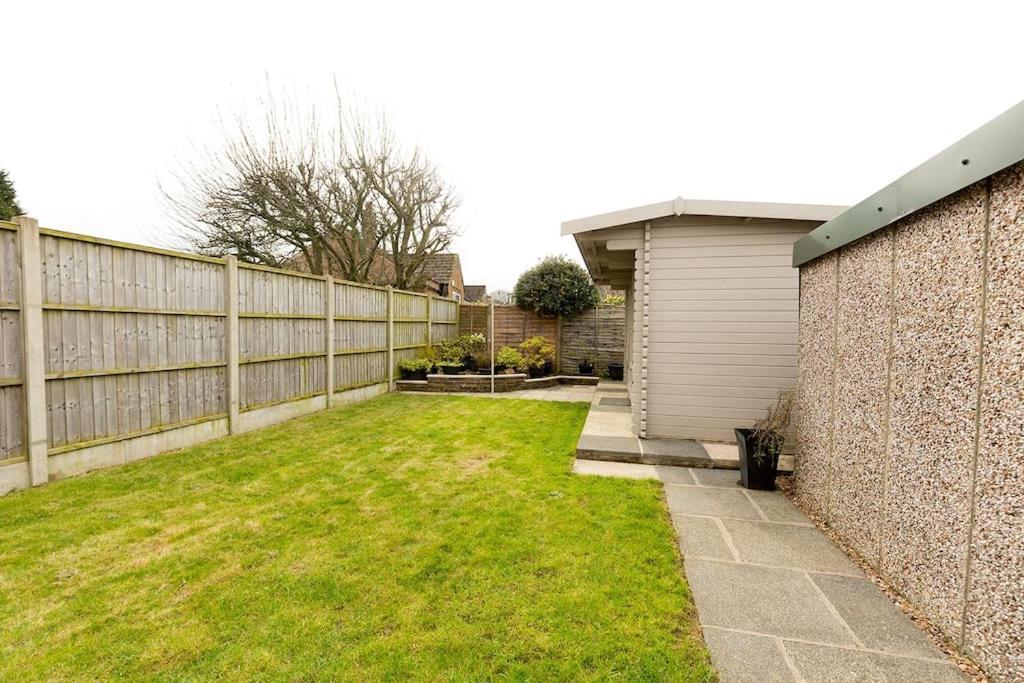Woodfield Road - Two Bed In With Cosy Living Fire. Holiday home *