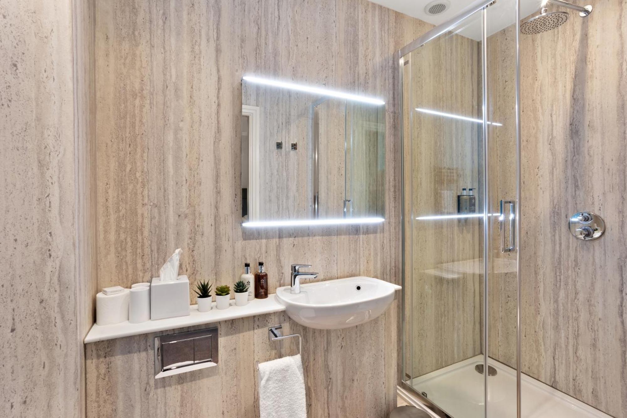 Fountains Guest House - Harrogate Stays 4*