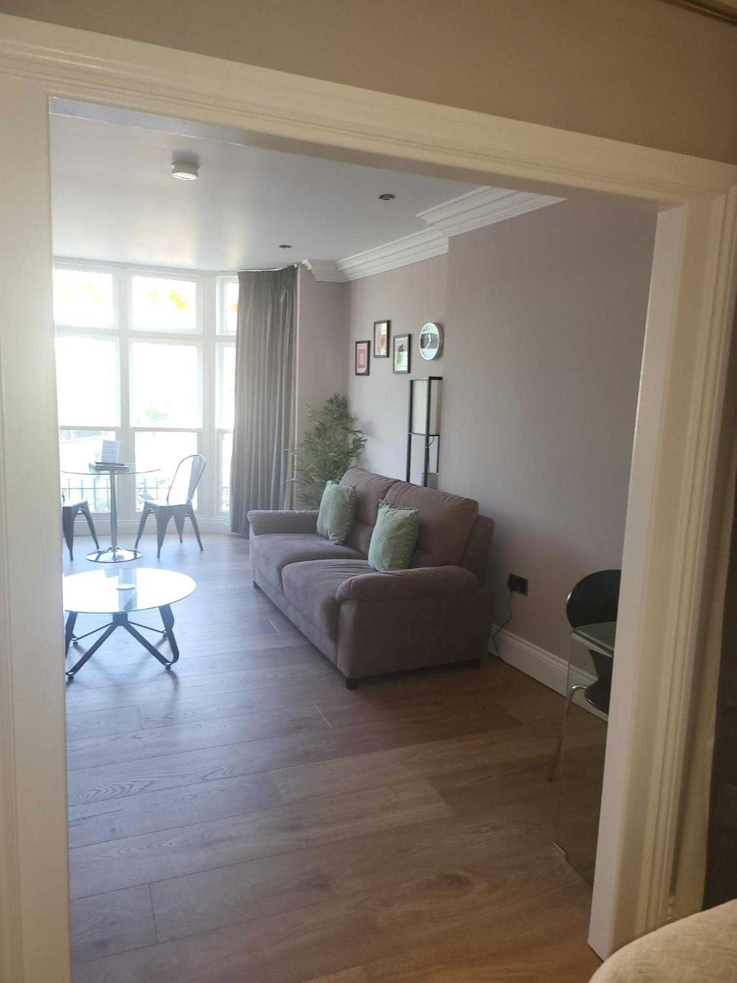 Harrogate Lifestyle Luxury Serviced Aparthotel Apartment 4*