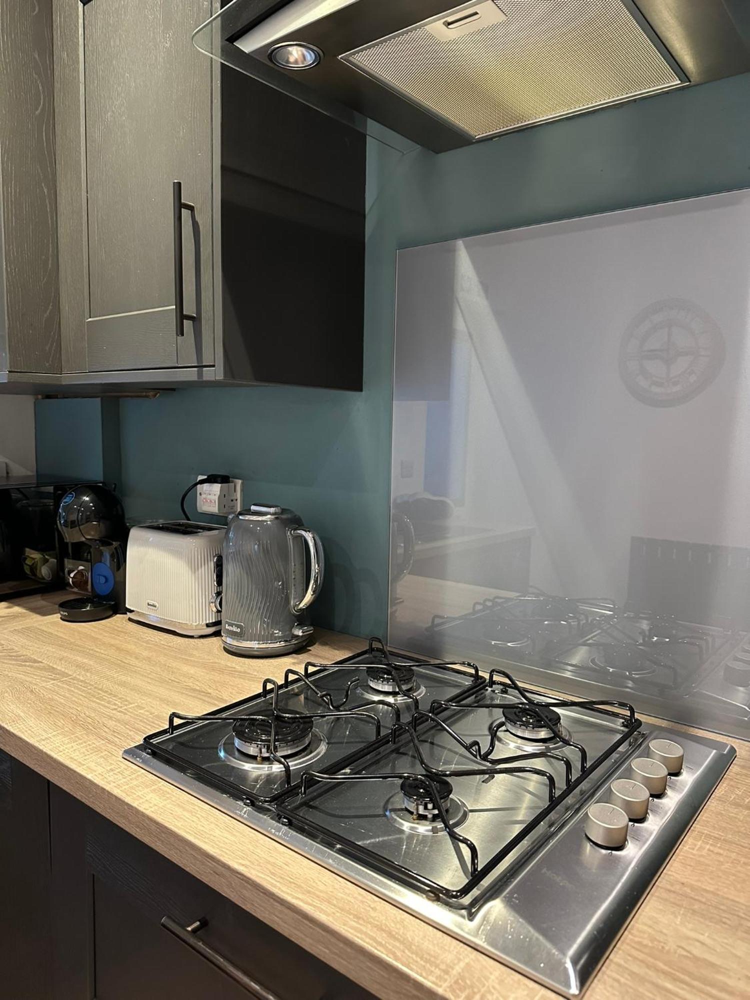 Elwood - Spacious Contemporary From In With Parking * Harrogate