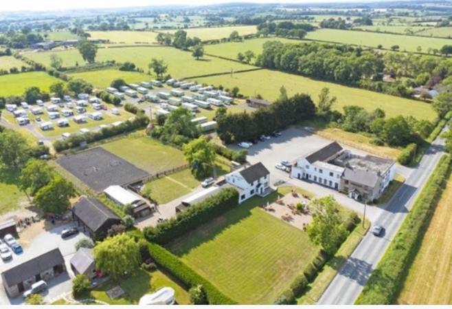 Inn Chequers 3*