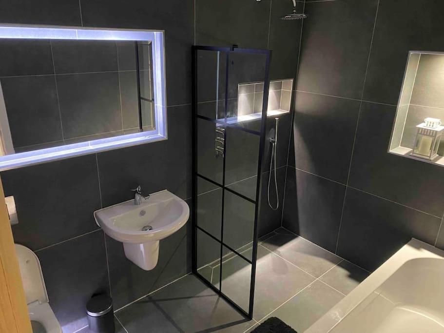 Stylish Near The Centre Of Apartment *