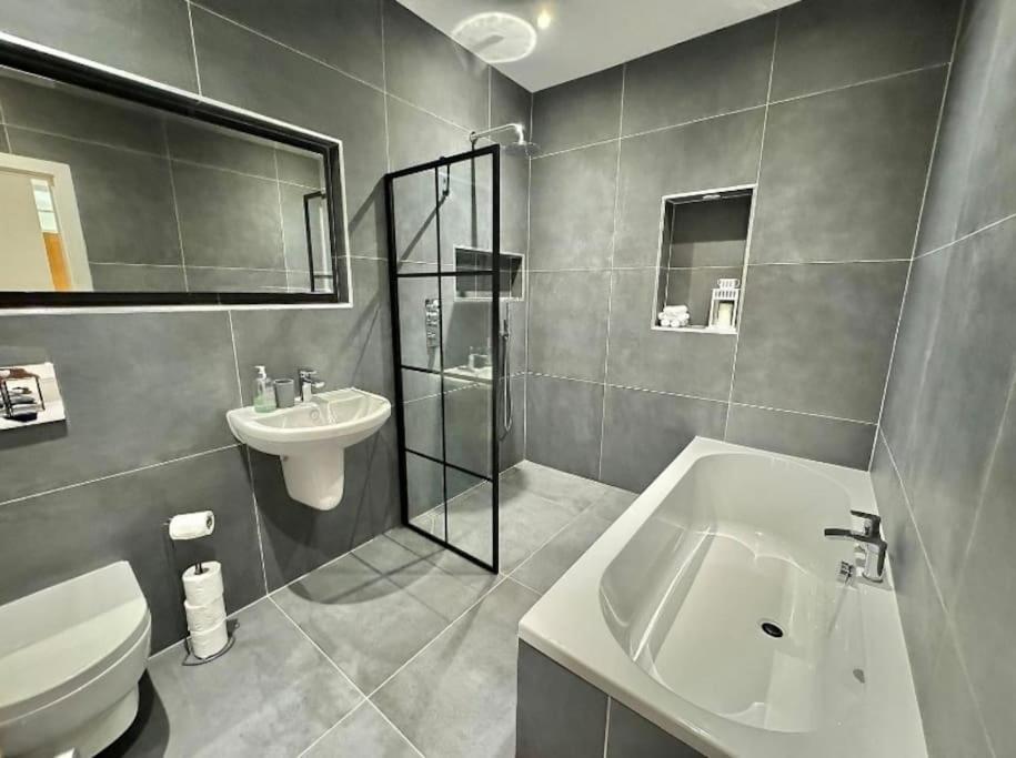 Stylish Near The Centre Of