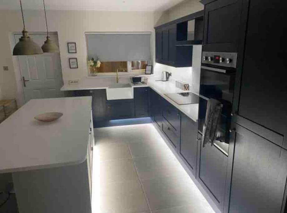 Stylish Near The Centre Of Apartment *