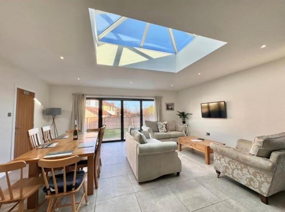 Apartment Stylish Near The Centre Of