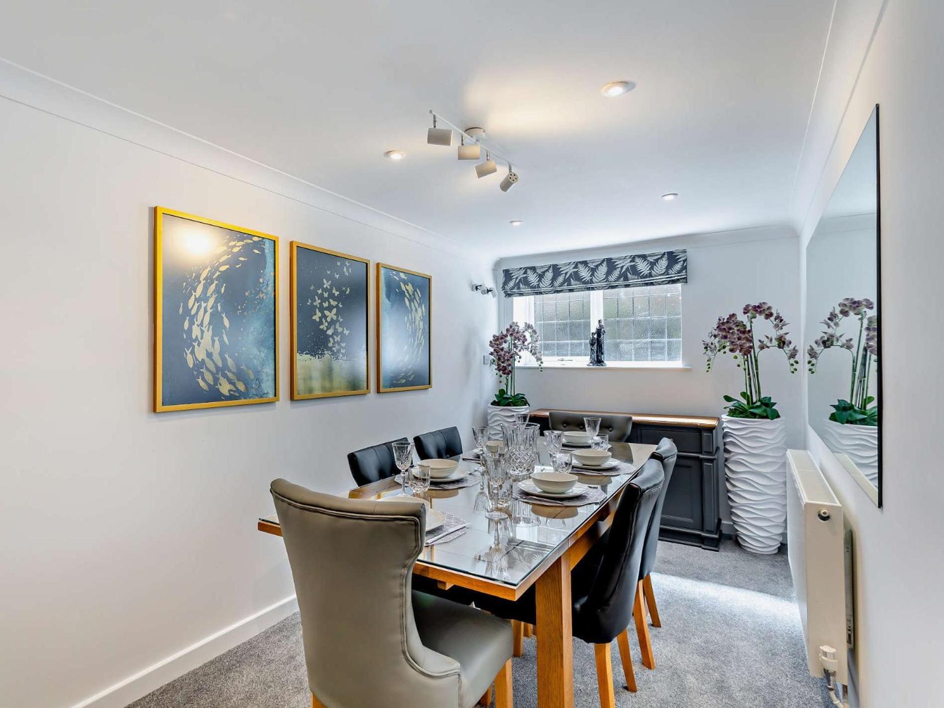 3 Bed In 92158