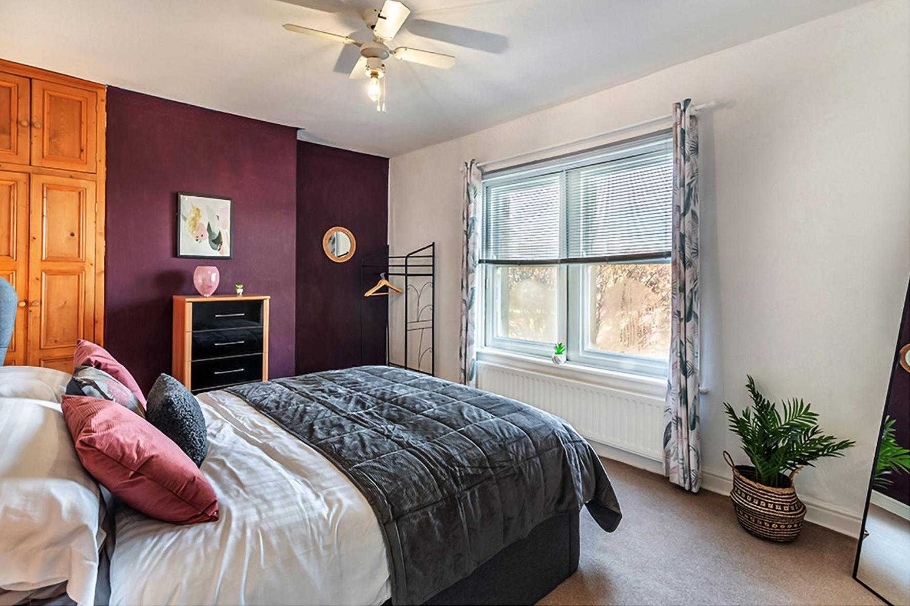 The House - 4 Bed Townhouse Apartment