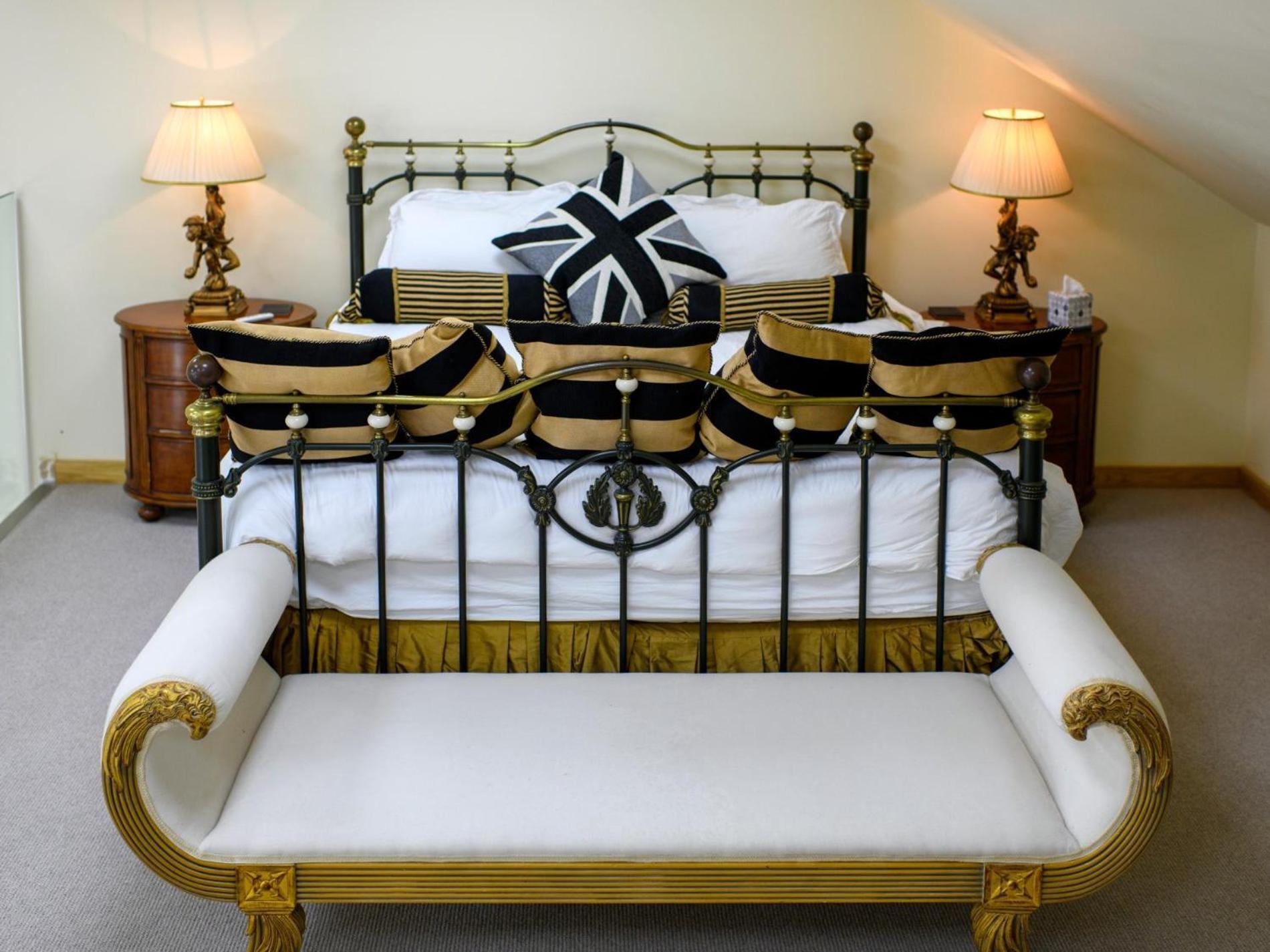 2 Bed In 65305