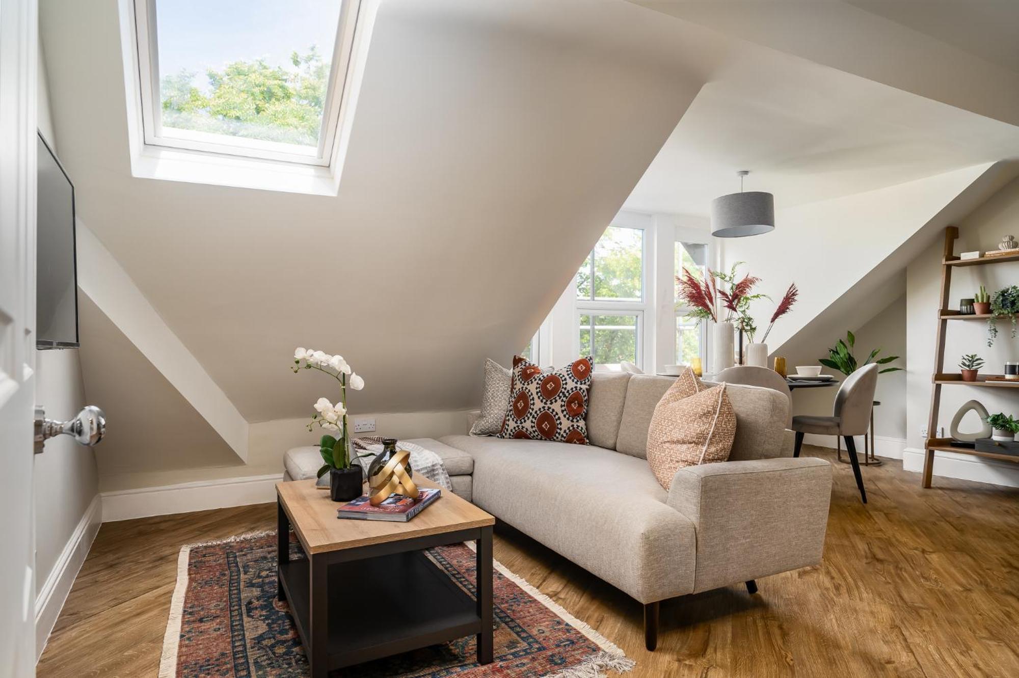 Kist Accommodates - Hughenden Loft Harrogate