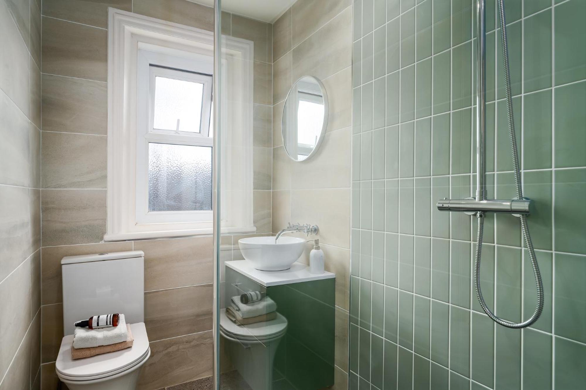 Kist Accommodates - Hughenden Loft Harrogate