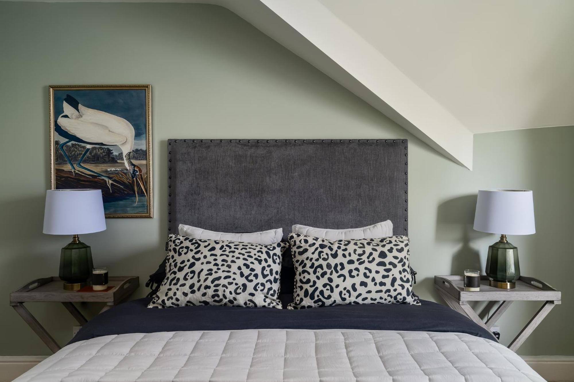 Kist Accommodates - Hughenden Loft Apartment