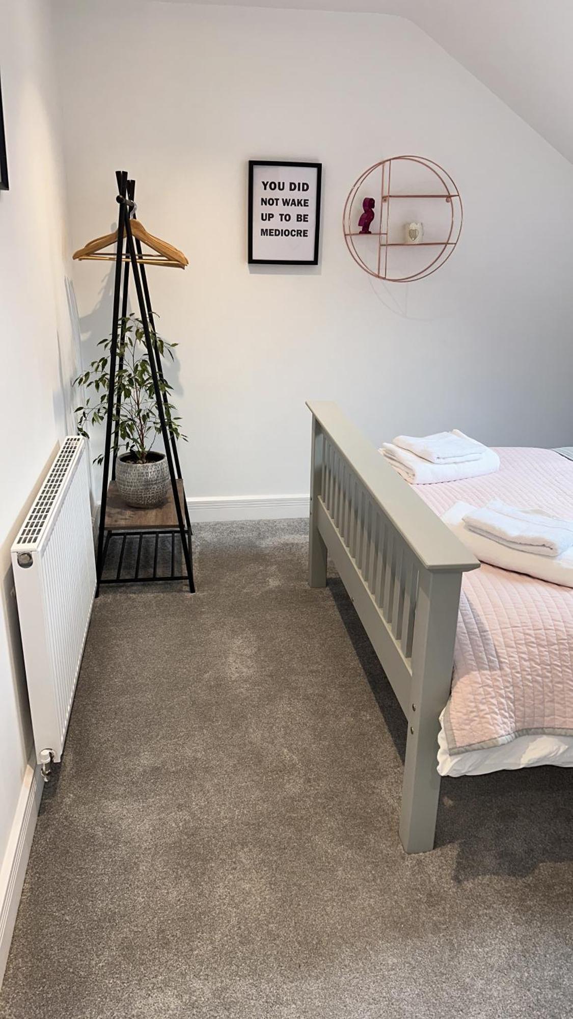 Modern House Sleeps 10, Cinema & Hot Tub Holiday home