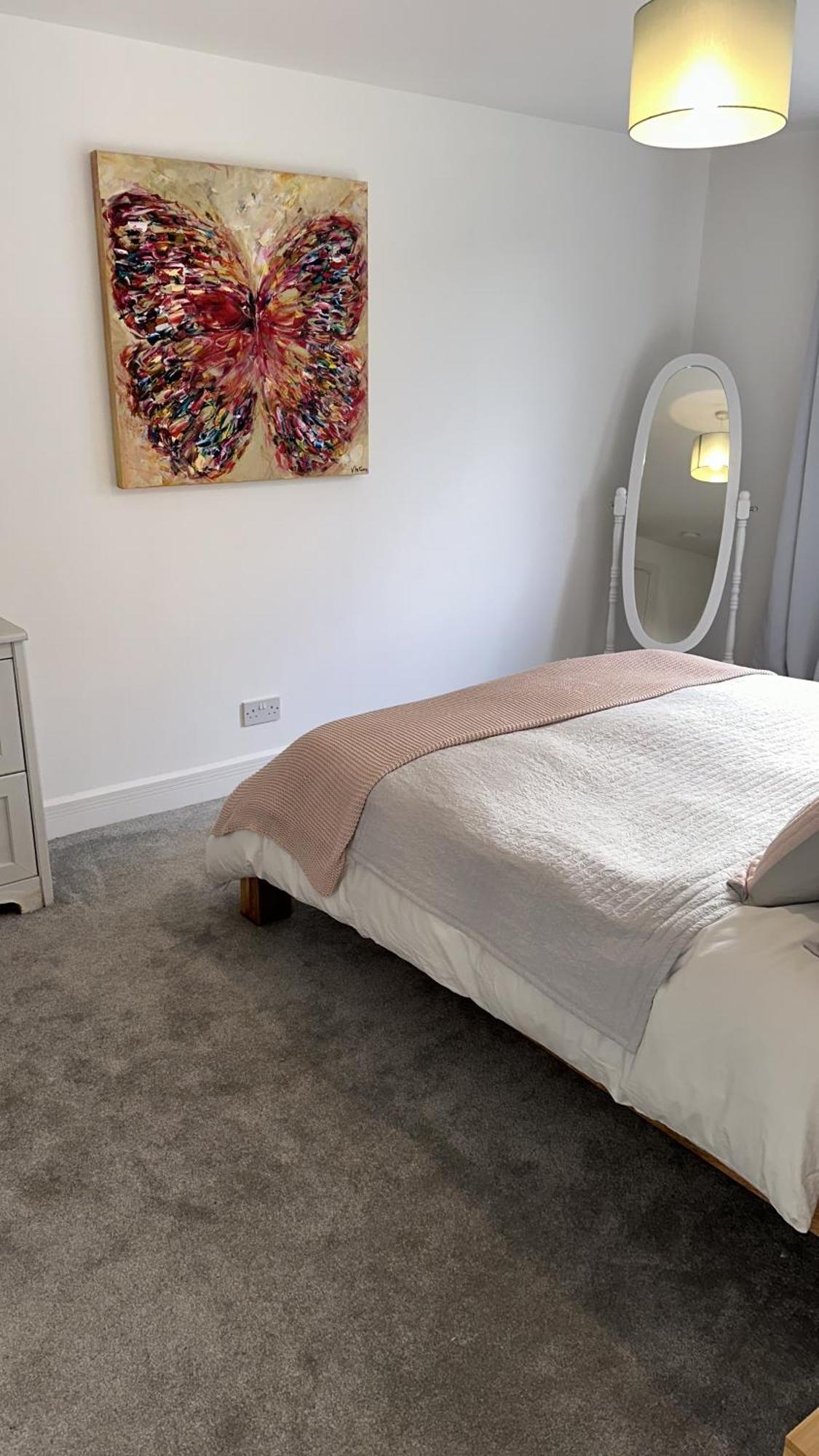 Modern House Sleeps 10, Cinema & Hot Tub Holiday home *