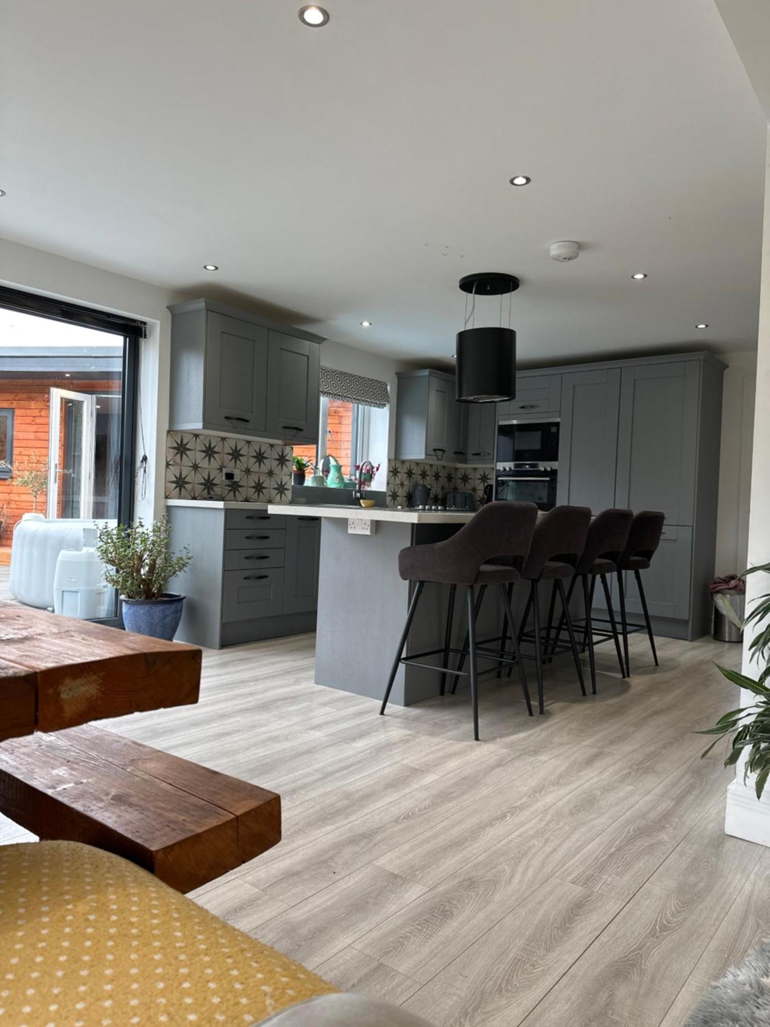 Modern House Sleeps 10, Cinema & Hot Tub Harrogate