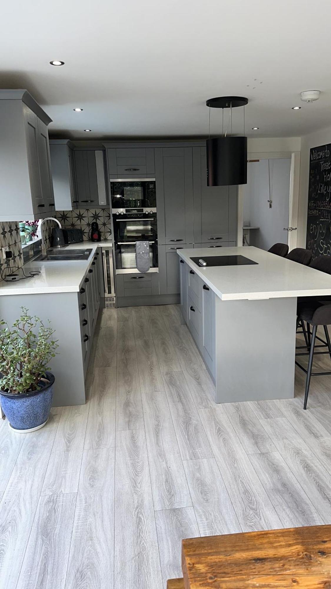 Modern House Sleeps 10, Cinema & Hot Tub Holiday home Harrogate