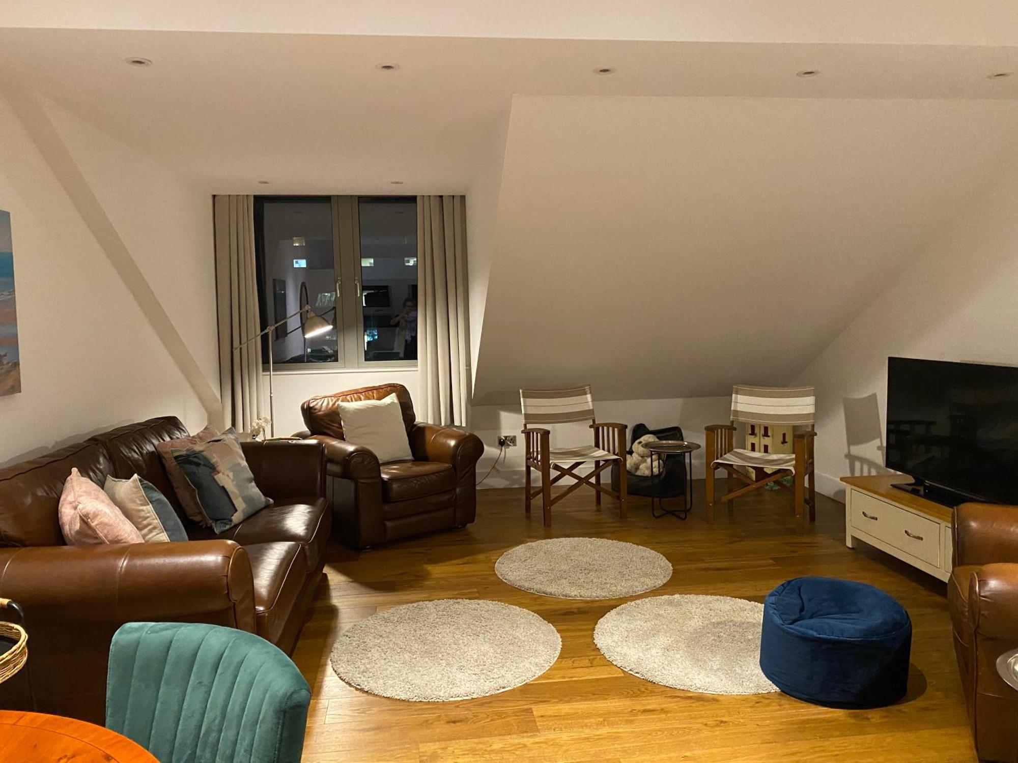 Apartment Springfield Court 12 *