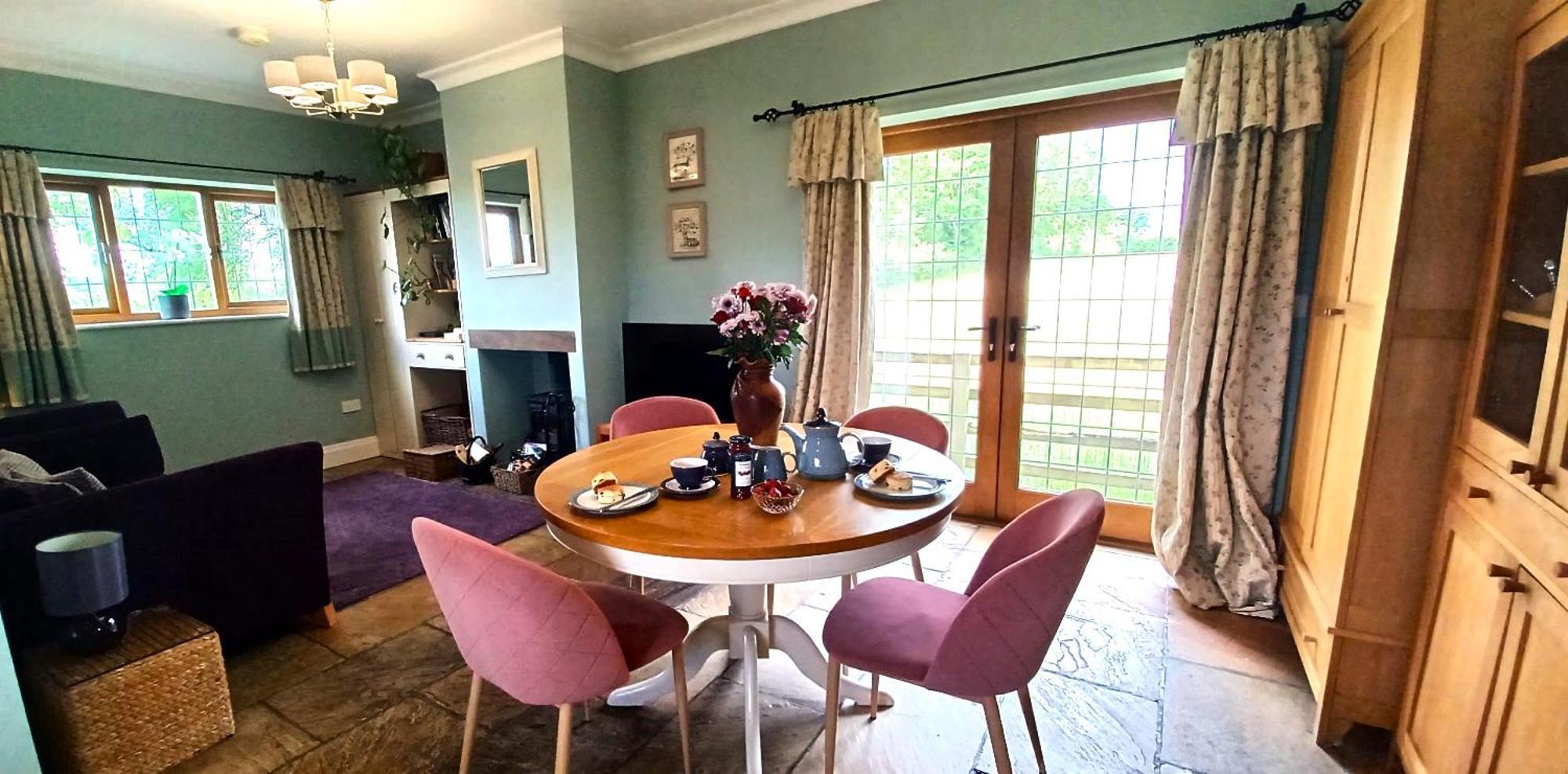 The Old Telephone Exchange - Surrounded By Fields! Holiday home *
