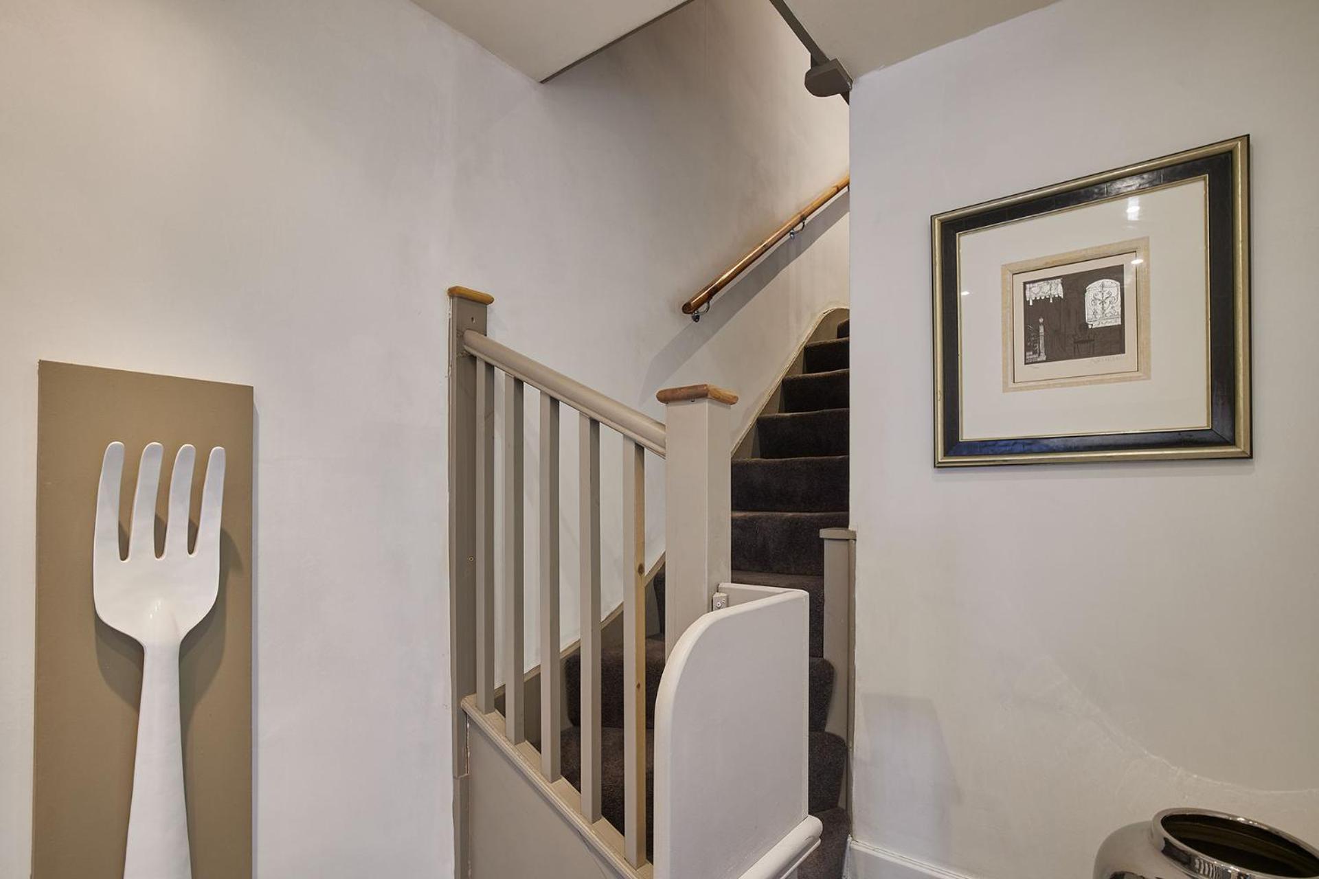 The Granville - Delightful 2-bed Victorian Apartment *