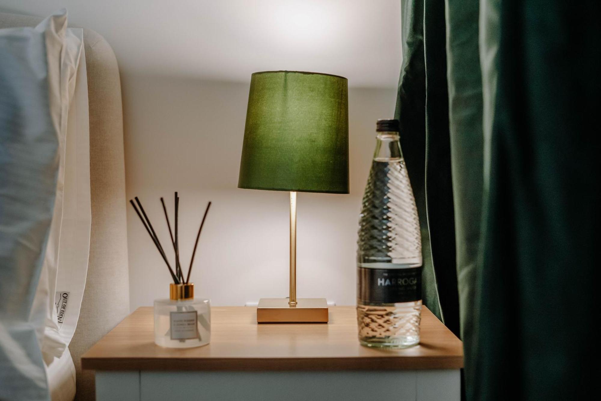 Apartment Mayfield Two - *