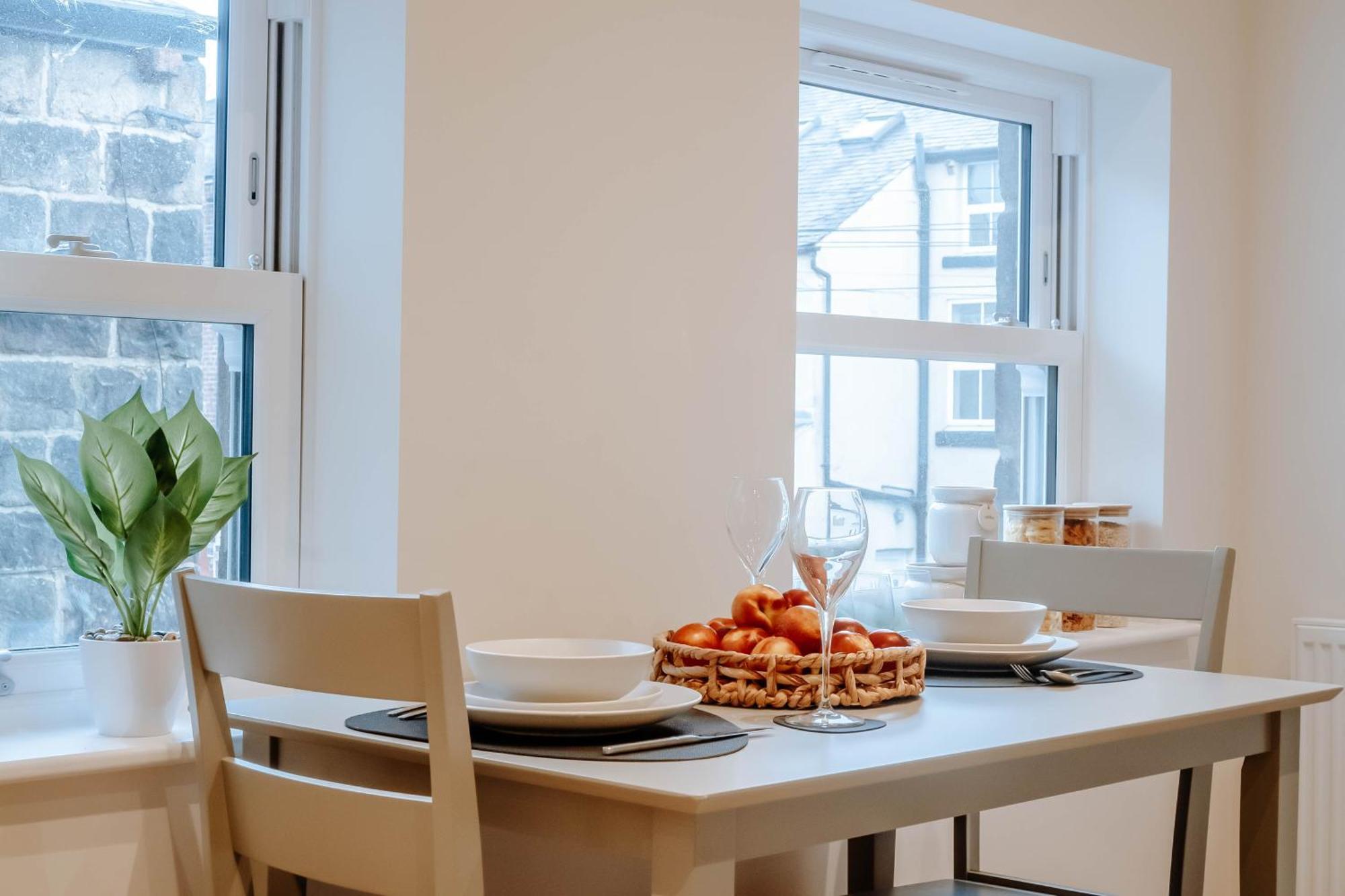 Apartment Mayfield Two - *
