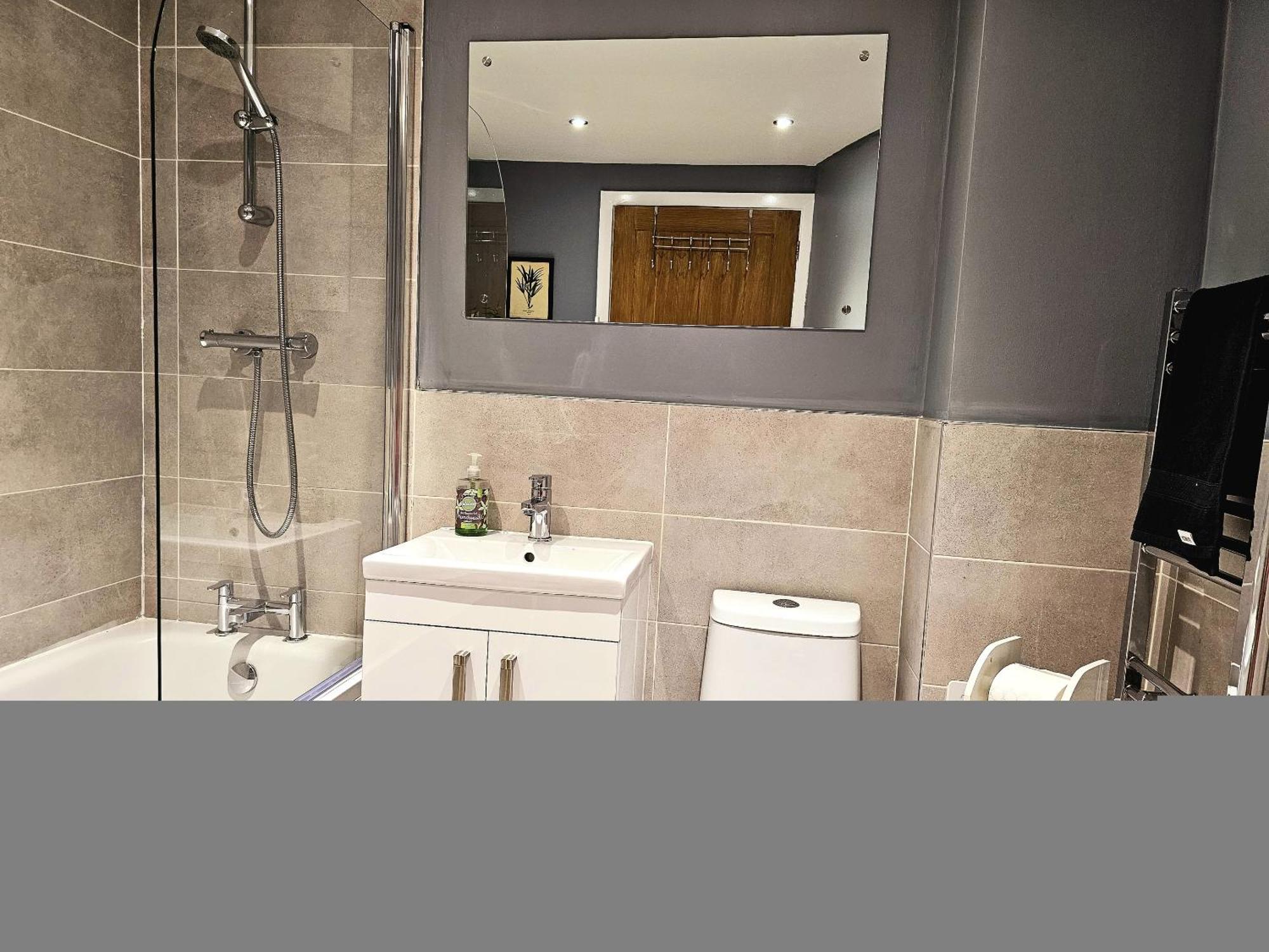 Apartment Homebird - Epsom *