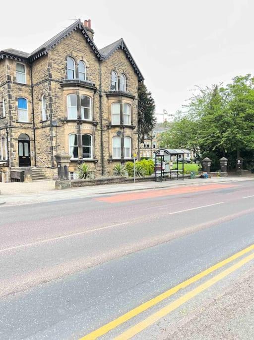 Apartment 2 Bed Ground Floor Apartment, Sleeps 4 With Free Parking Harrogate