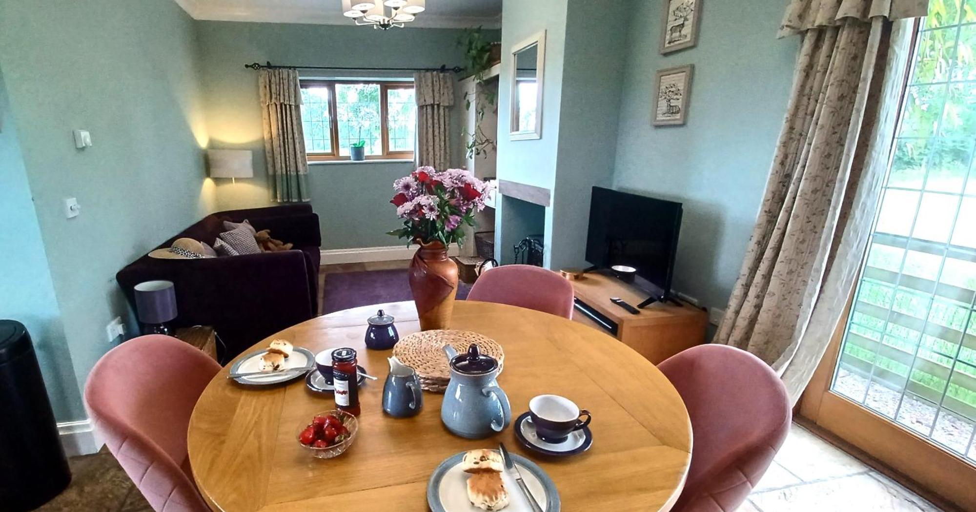 The Old Telephone Exchange - Surrounded By Fields! Holiday home *