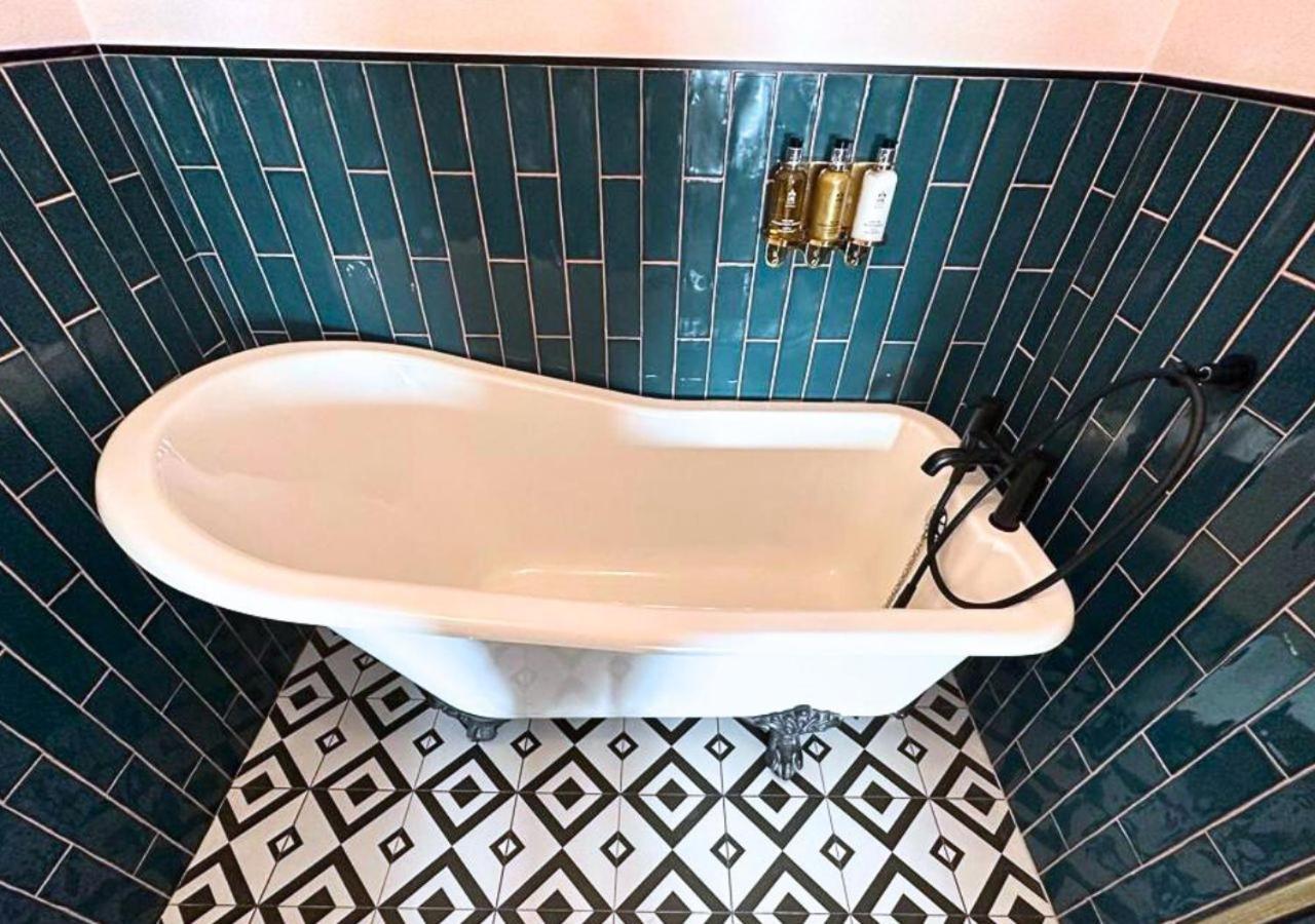 Maison Parfaite Hg1 - 2 Luxury With Parking Space - In Town Centre *