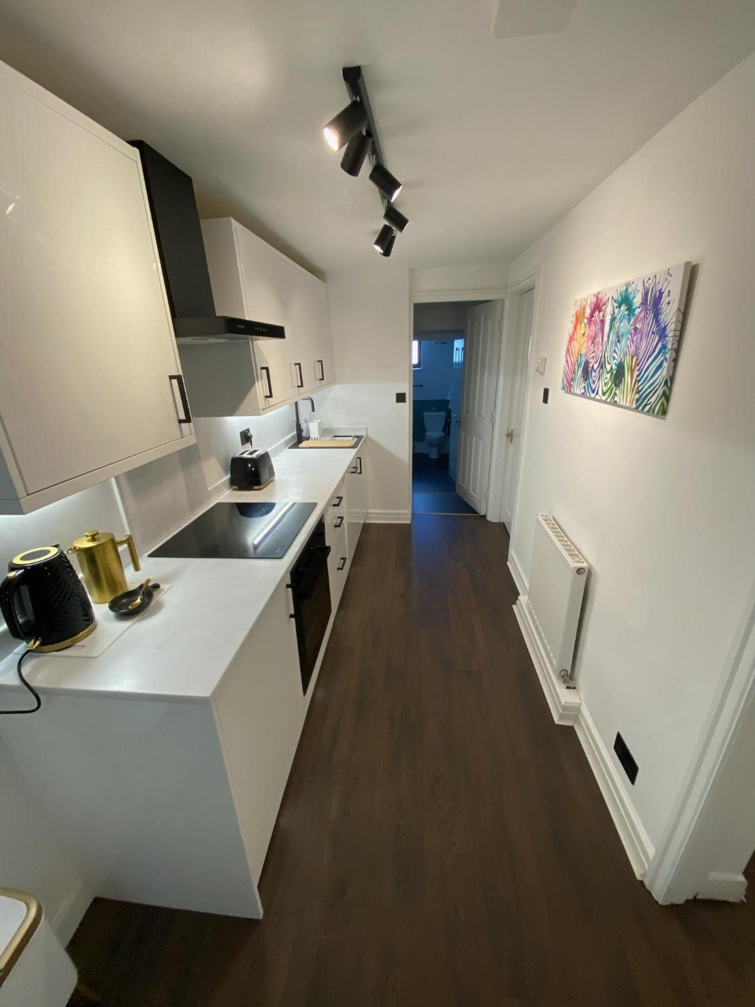 2 Bedroom - Garden Apartment, With Parking Apartment Harrogate