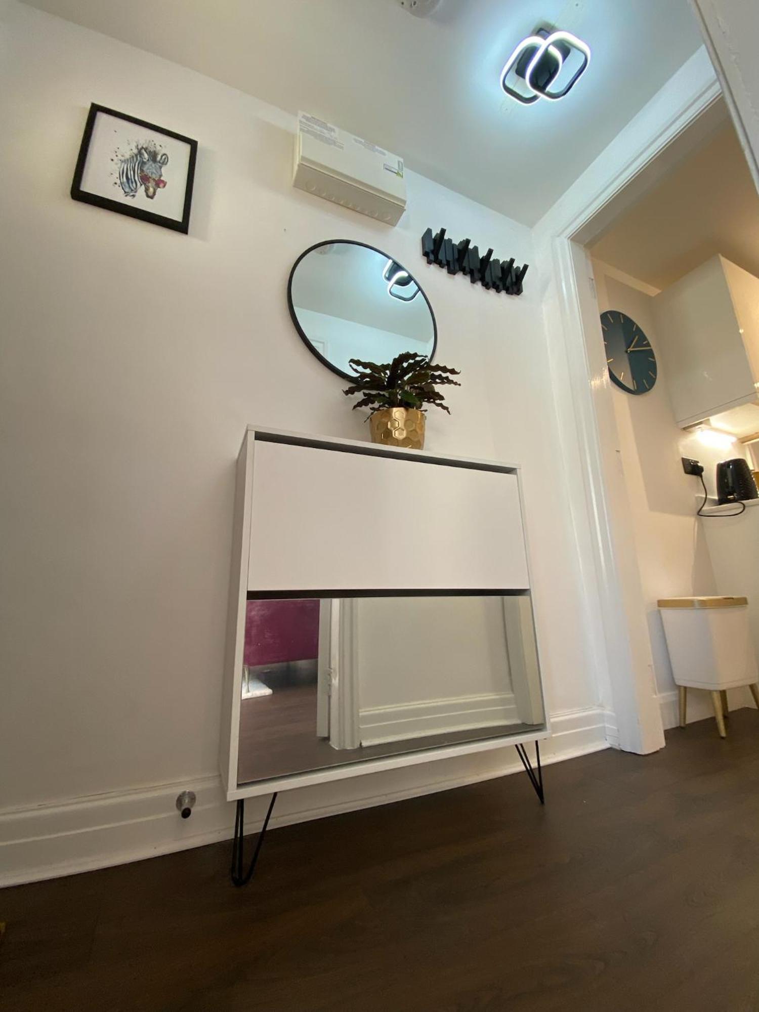 2 Bedroom - Garden Apartment, With Parking Apartment Harrogate