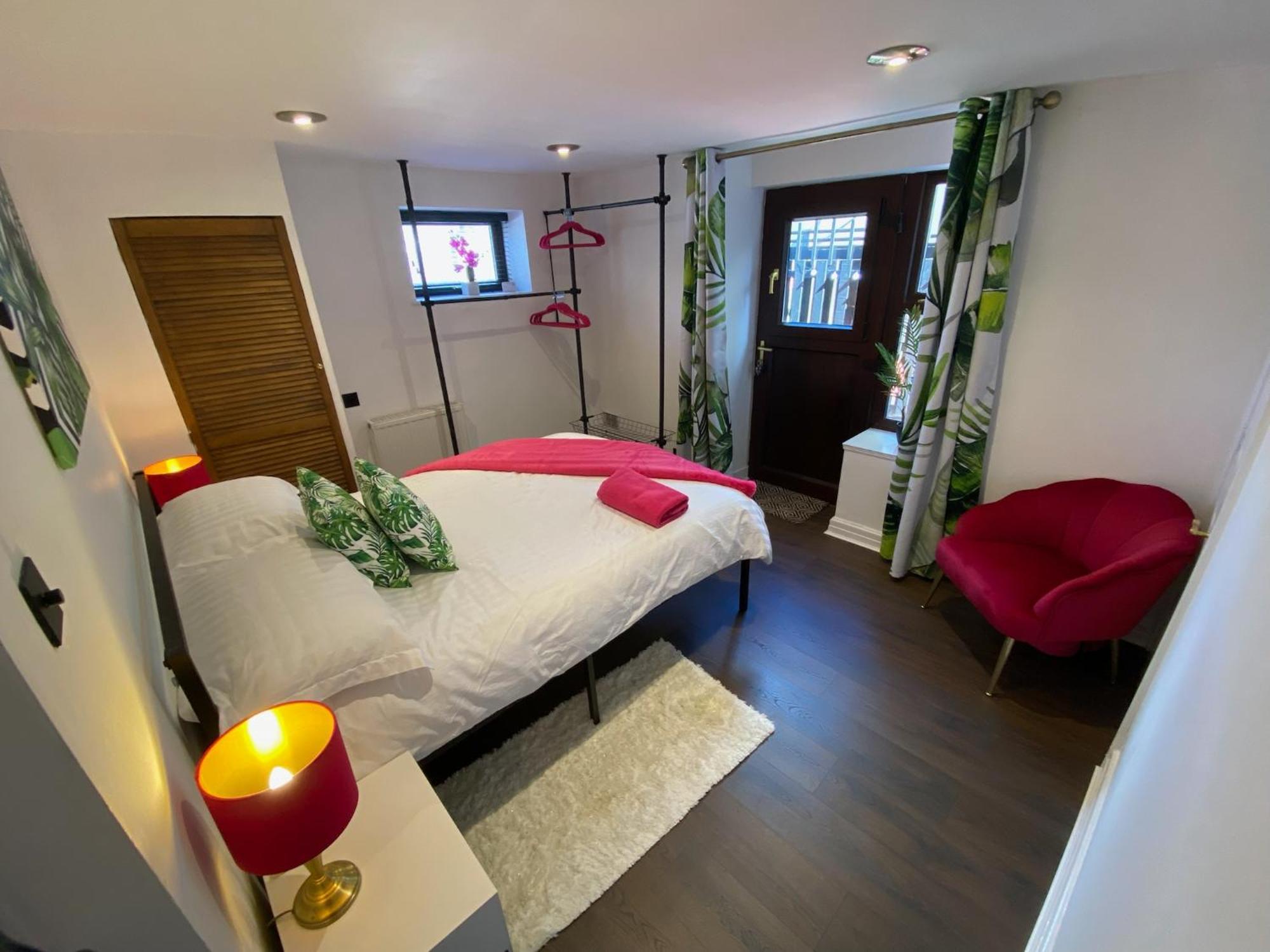 2 Bedroom - Garden Apartment, With Parking