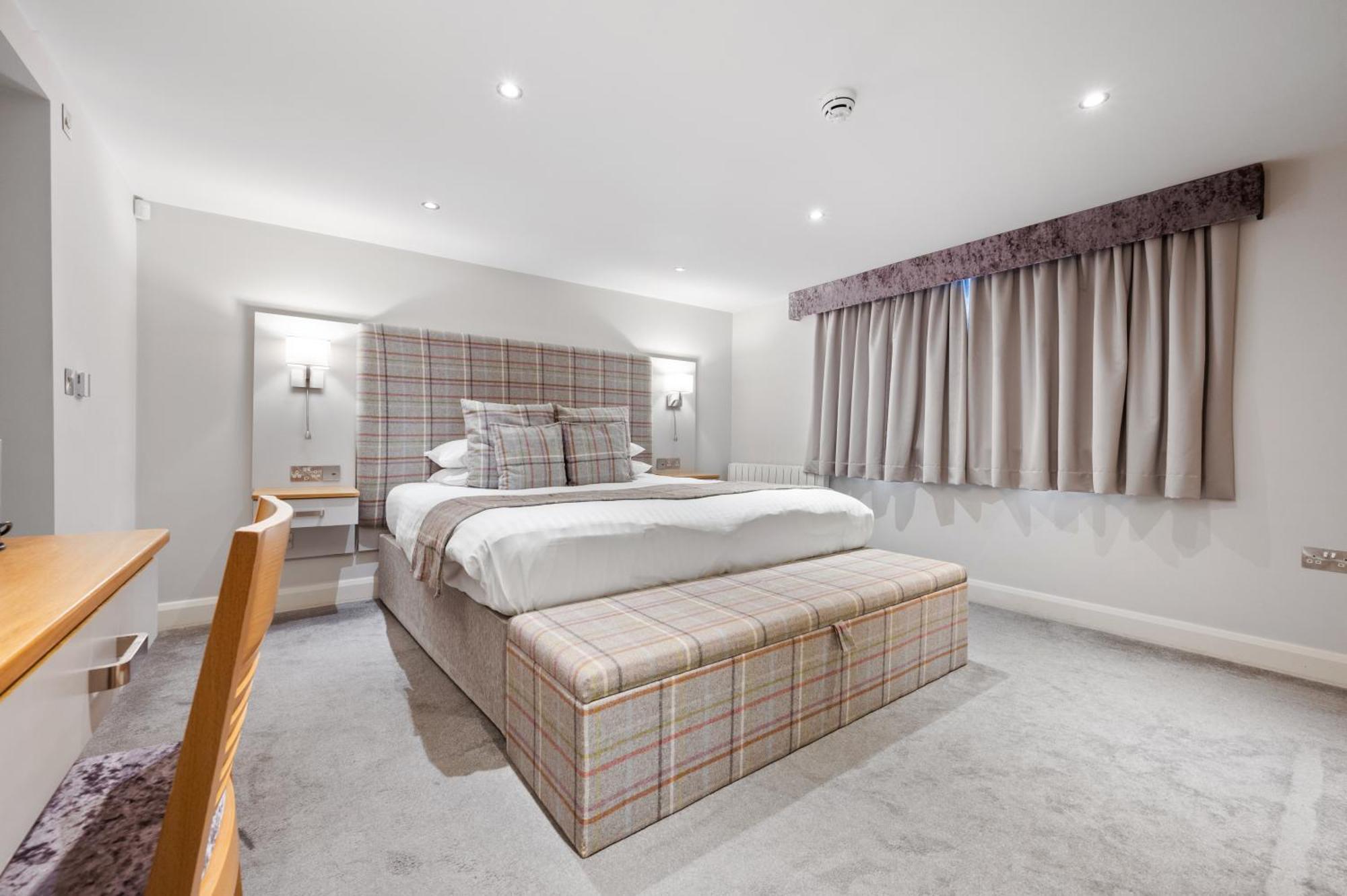 White Hart & Hotel 4*