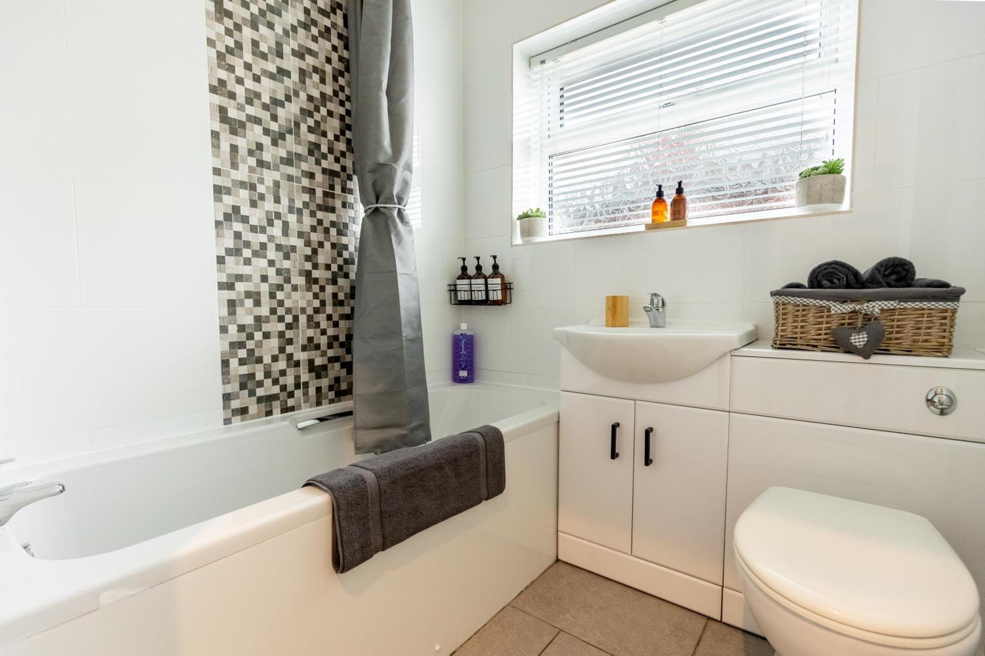Holiday home Woodfield Road - Two Bed In With Cosy Living Fire.