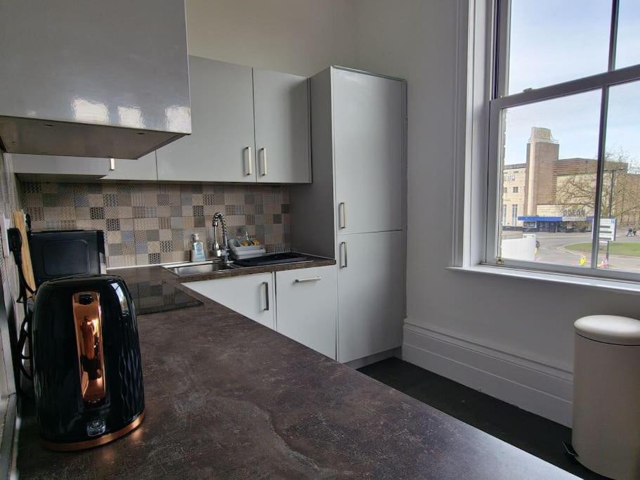 Apartment The Stray Adjacent, Interior-designed 2-bed Apartment- Luxury