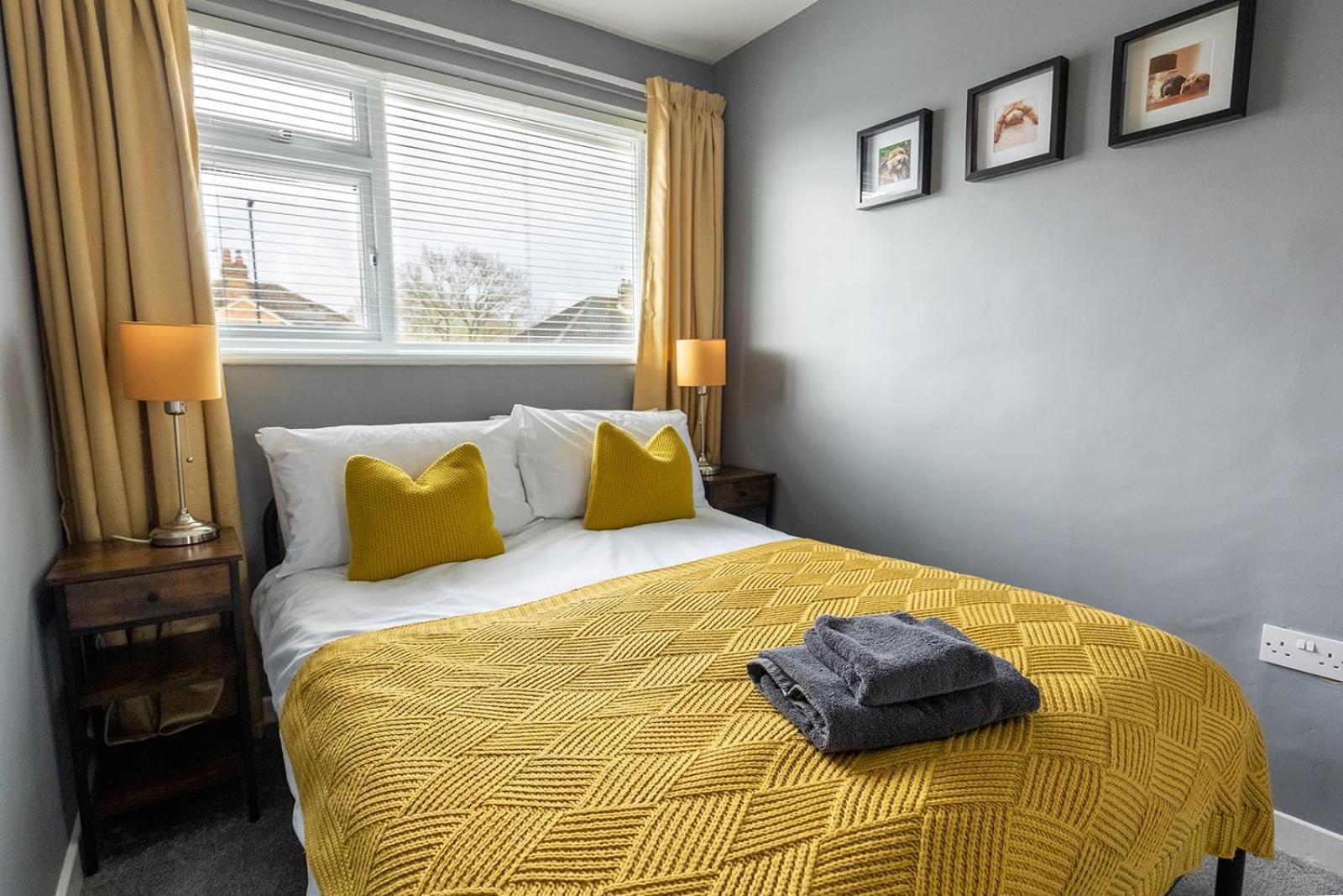 Woodfield Road - Two Bed In With Cosy Living Fire. *