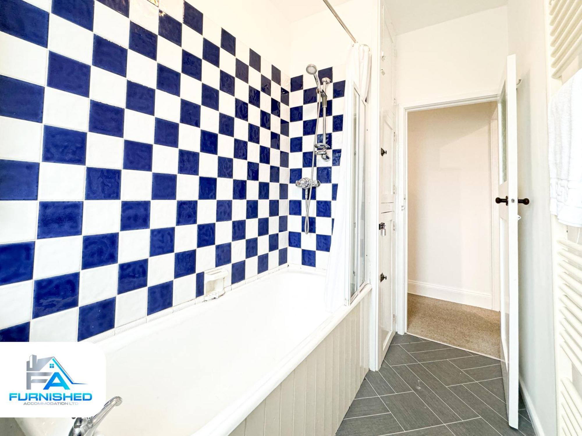 Free Parking - Family - Spacious Holiday home *