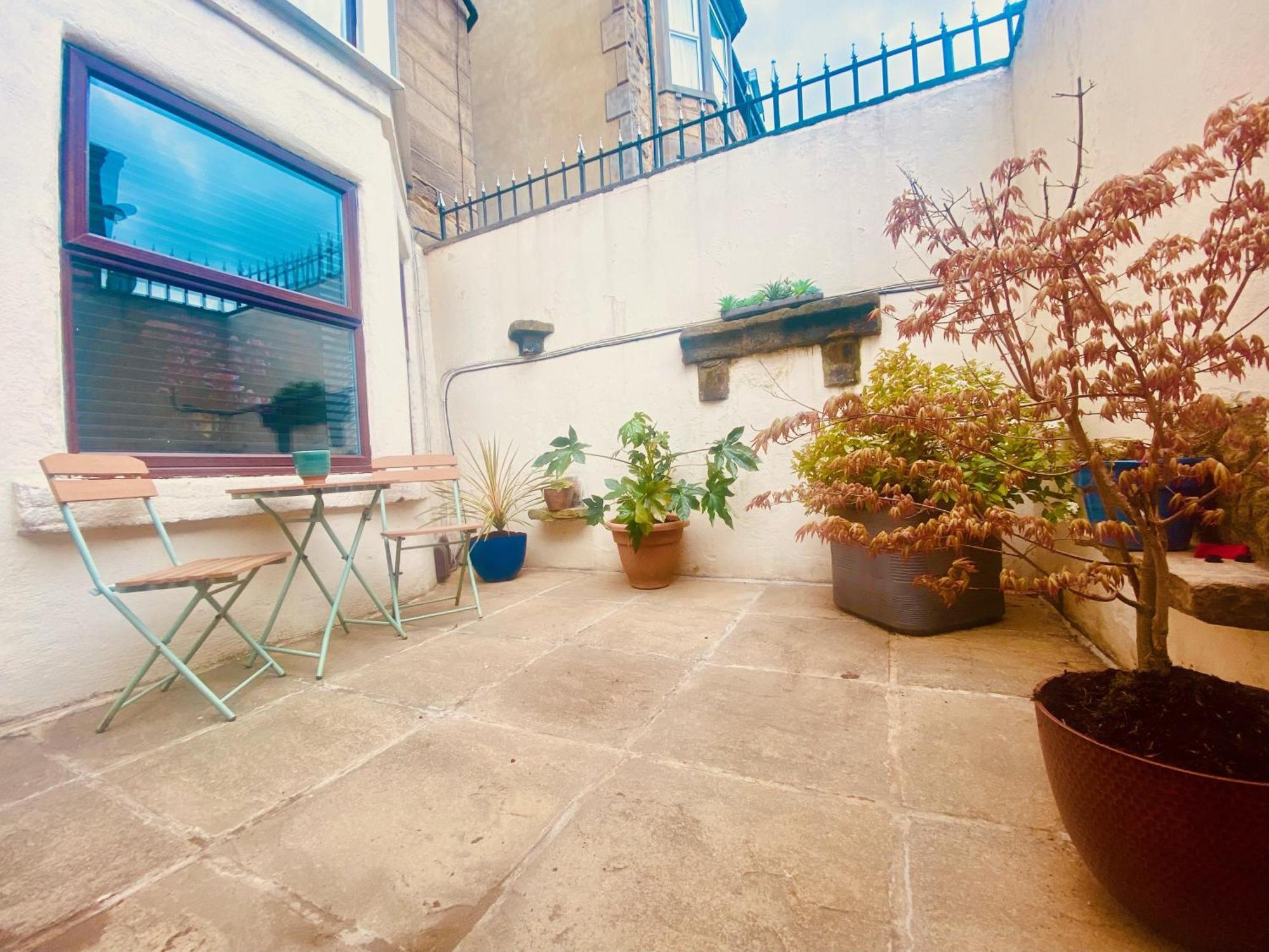 2 Bedroom - Garden Apartment, With Parking Harrogate