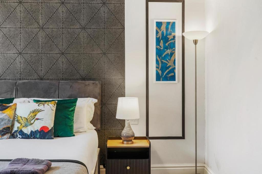 Holiday home Stylish Townhouse On The Stray - Sleeps 8 Harrogate