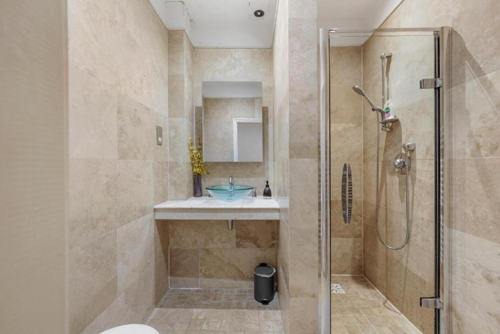 Stylish Townhouse On The Stray - Sleeps 8 Harrogate