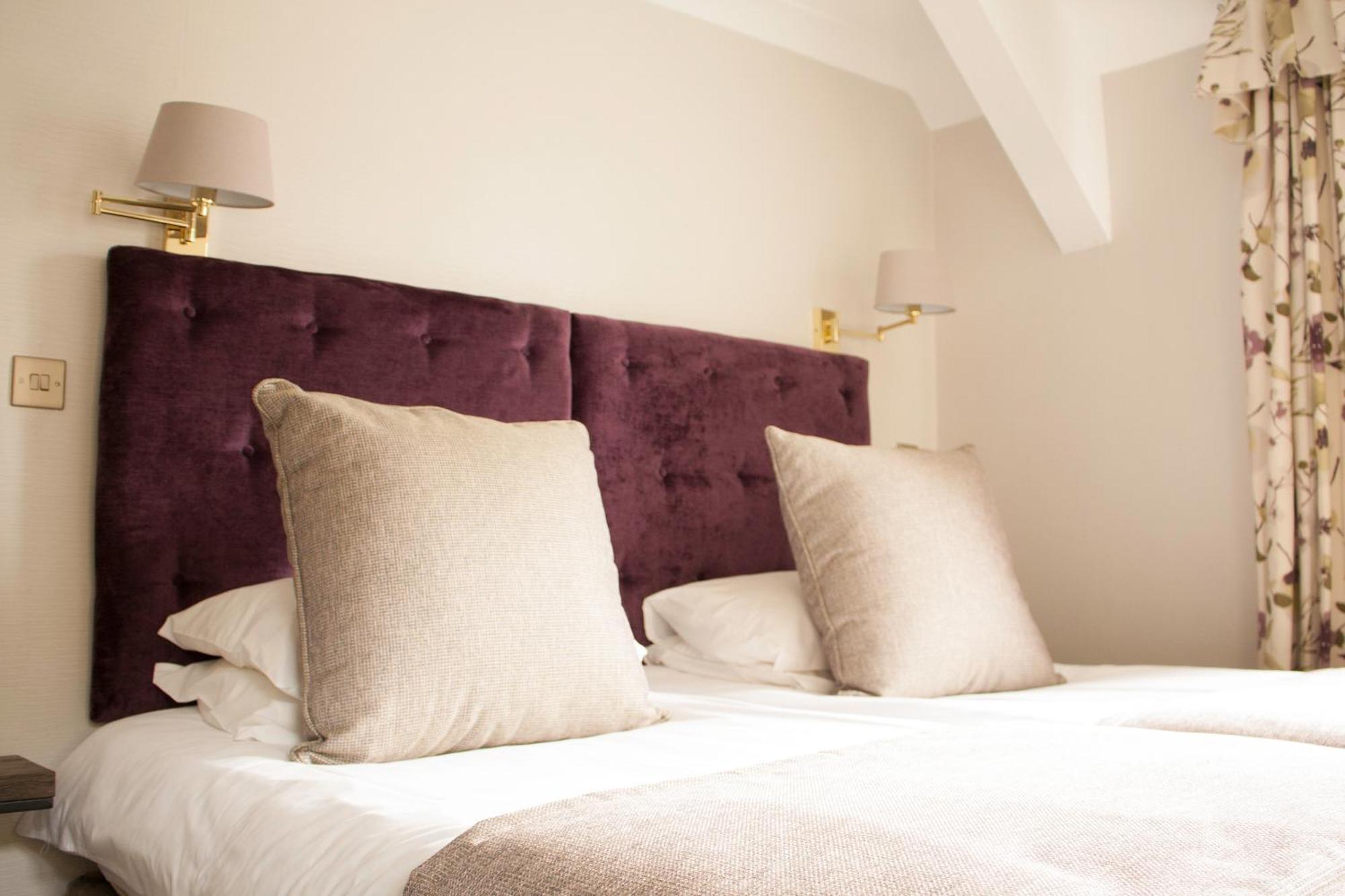 Ascot House Hotel