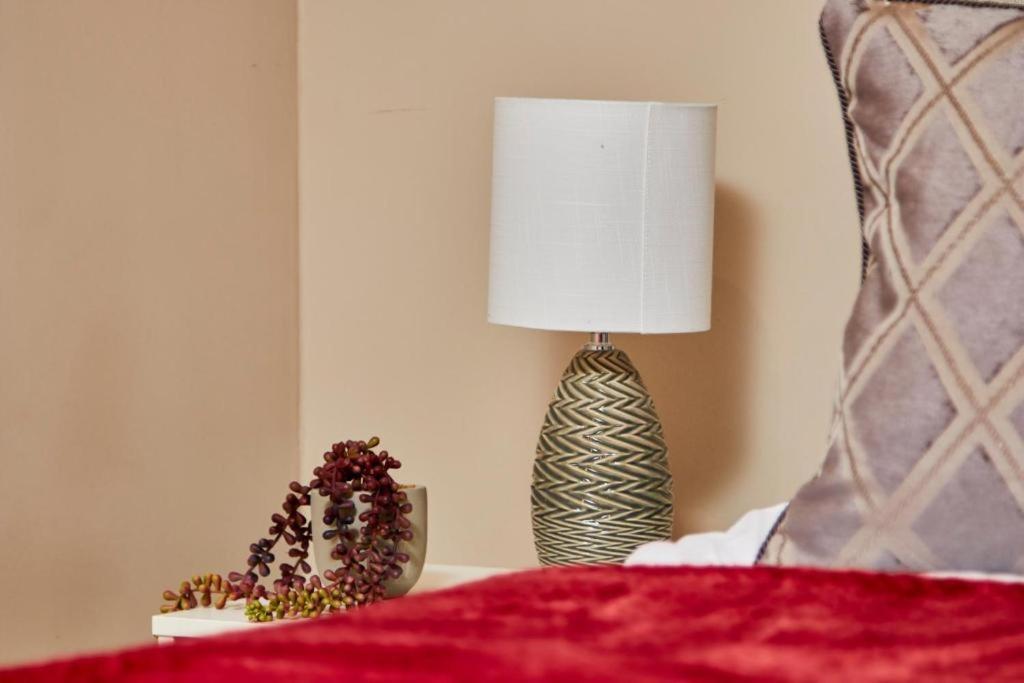 Apartment The Abode - Sleeps 6 *