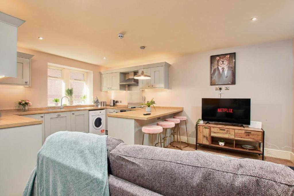 The Abode - Sleeps 6 Apartment *