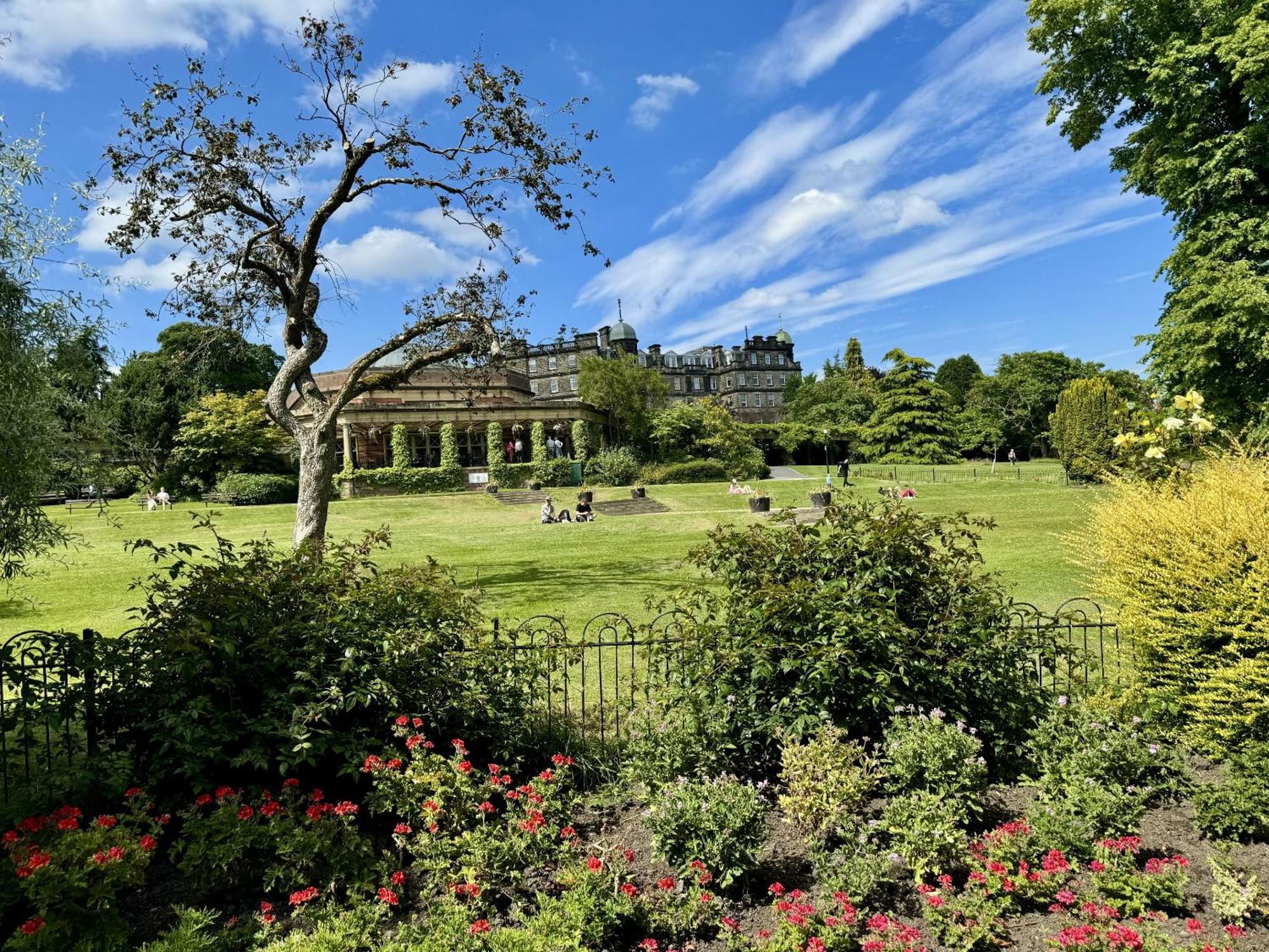 The Yorkshire Crown - Luxury - Free Parking Nearby