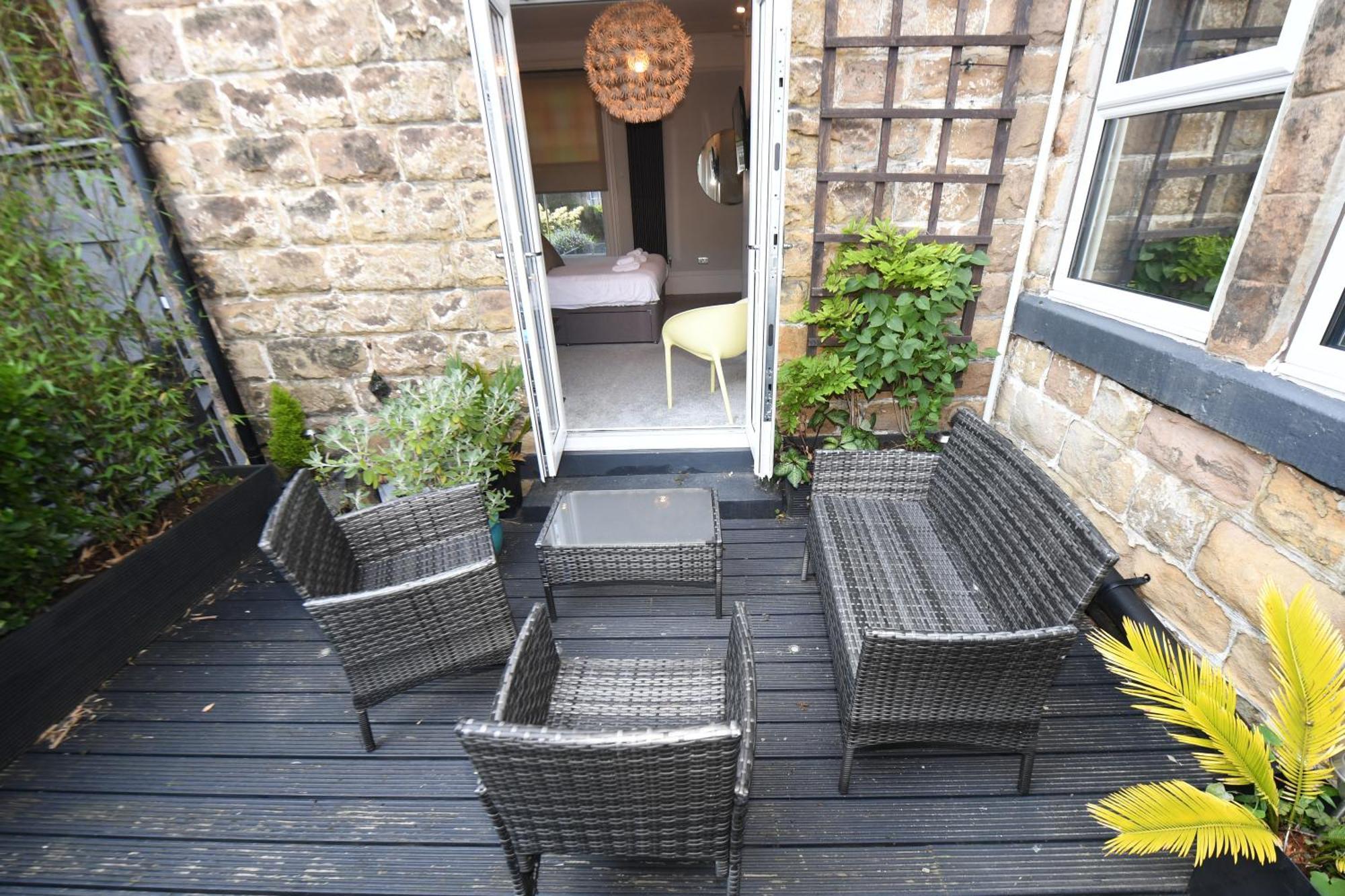 - Courtyard Mews - Garden Apartment Harrogate