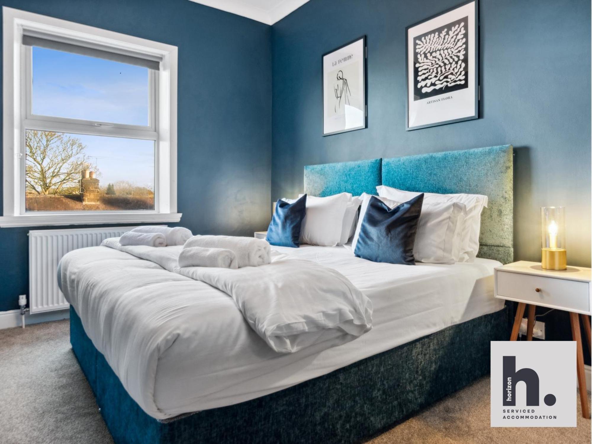 Free Parking - Penthouse - Business - Relocating - St