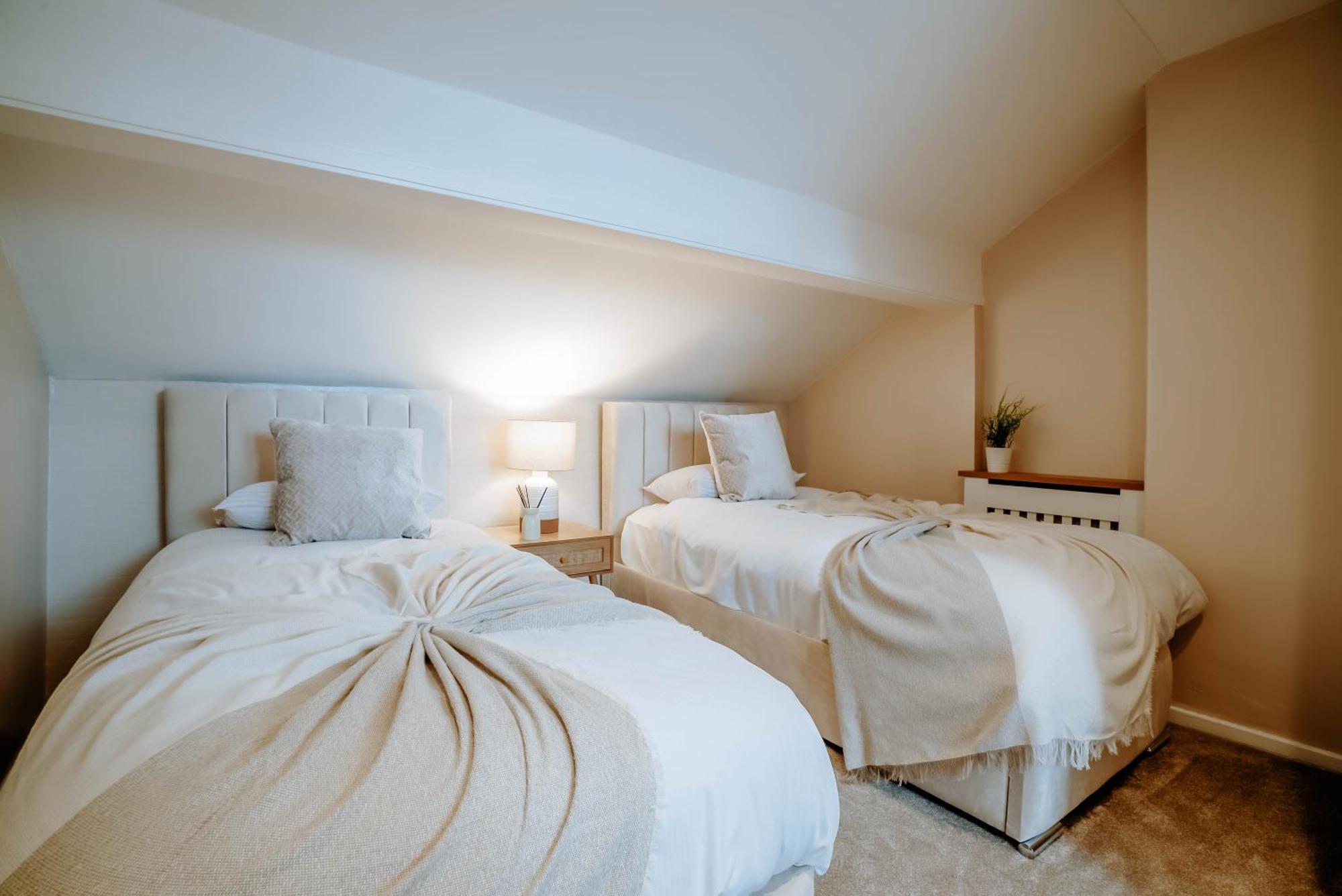 Holiday home The Mayfield Townhouse - Central - 3 Bedrooms With Garden *
